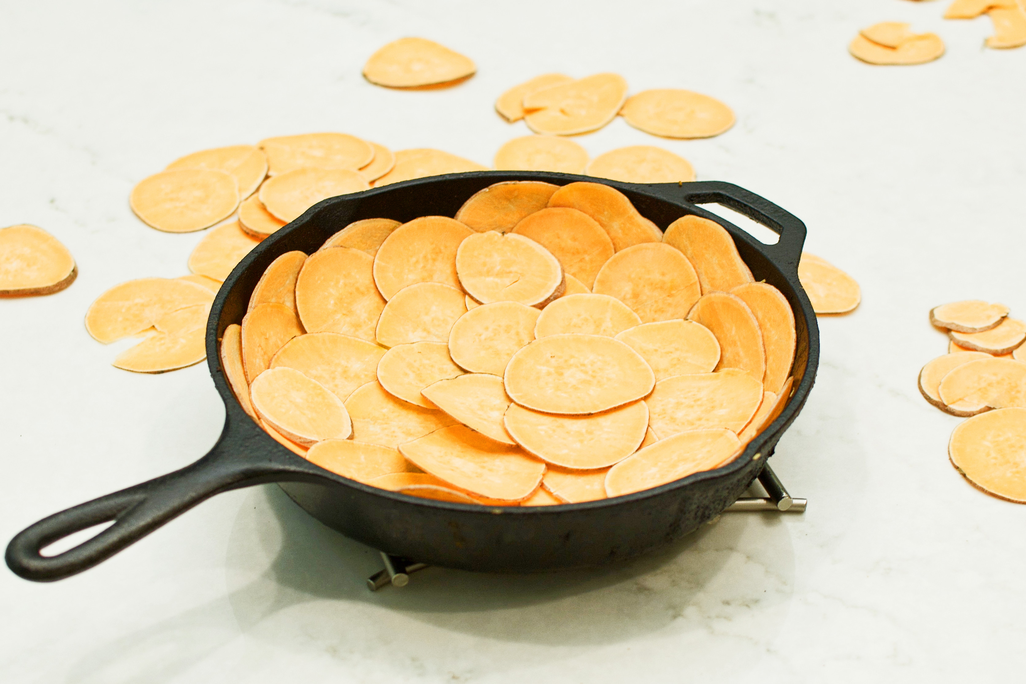 quiche, sweet potato skillet, side view