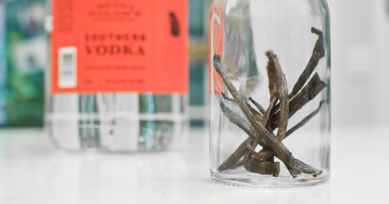 How to Make Homemade Vanilla Extract From Scratch