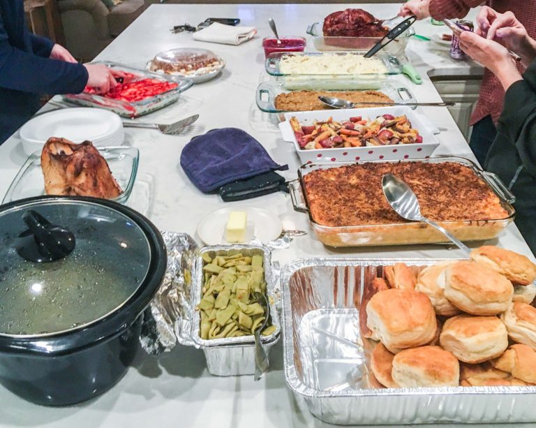 How to Throw the Ultimate Friendsgiving – Building Our Rez